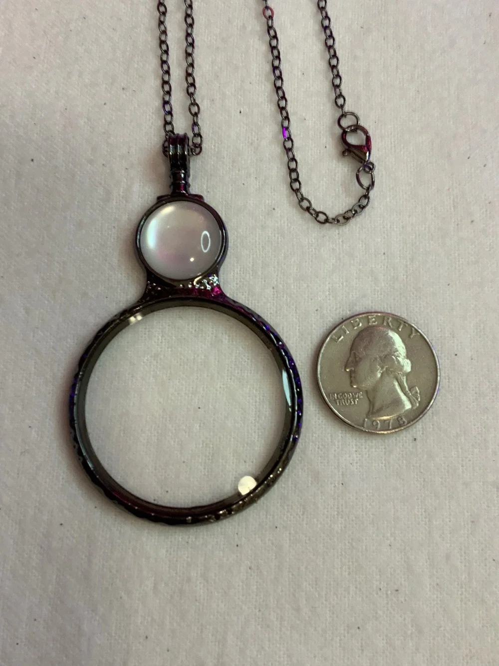 New Silver-Tone Magnifying  Glass Necklace - White Stone Accent 30”  (Z-14)